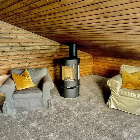 펜션 Large Familycabin In Fagerasen 트리실